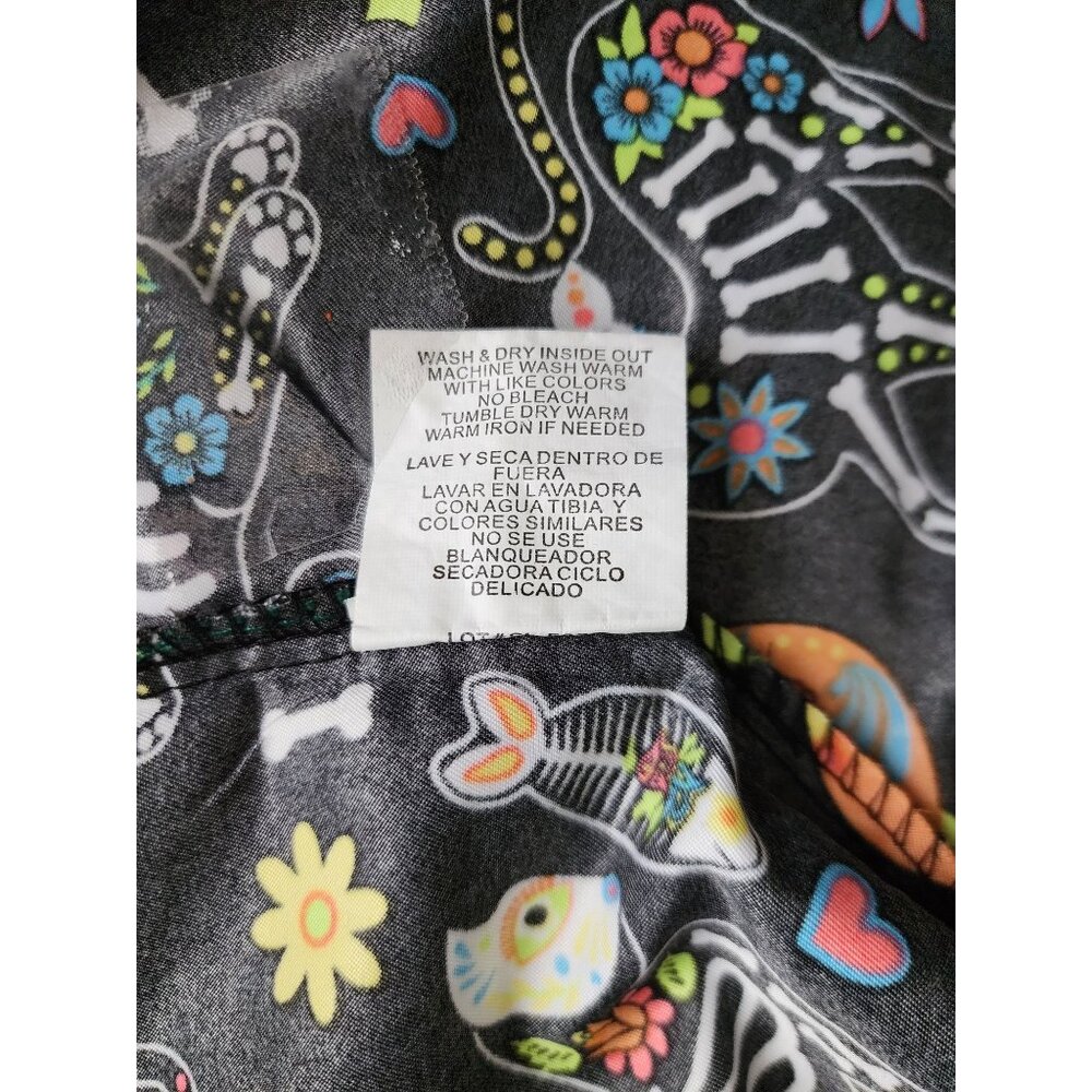 Luv Scrubs Women's Halloween Cartoon Print V-Neck Scrub Shirt Top Plus Size 2X - Picture 8 of 11